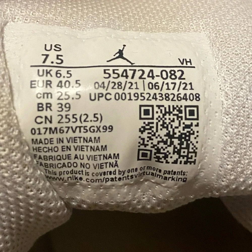 Air Jordan 1 Mid 'Linen' - size US M 7.5 / W 9